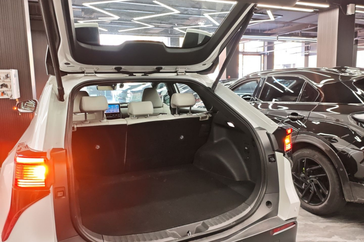 Toyota bZ4X 2022 immagine di auto #21