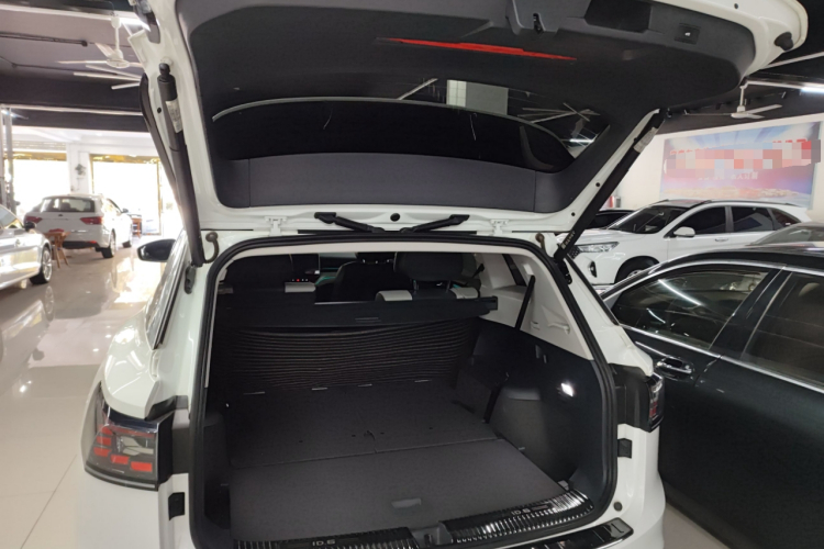 Volkswagen ID.6 Crozz 2022 immagine di auto #21