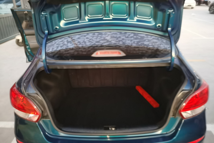 Kia 2019 car image #21