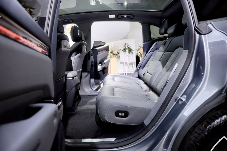 Zeekr 7X 2024 car image #21