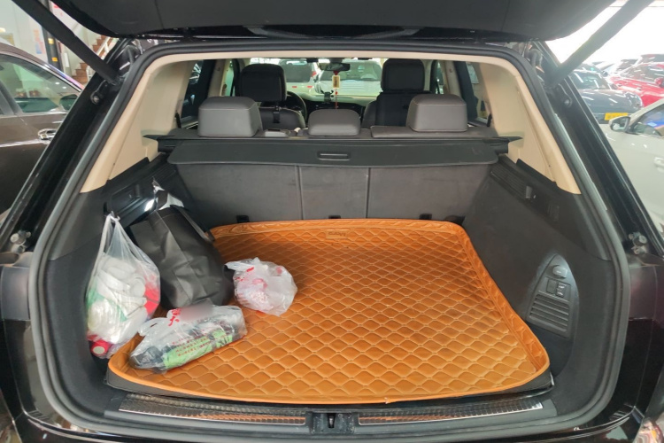 Volkswagen Touareg 2018 car image #21