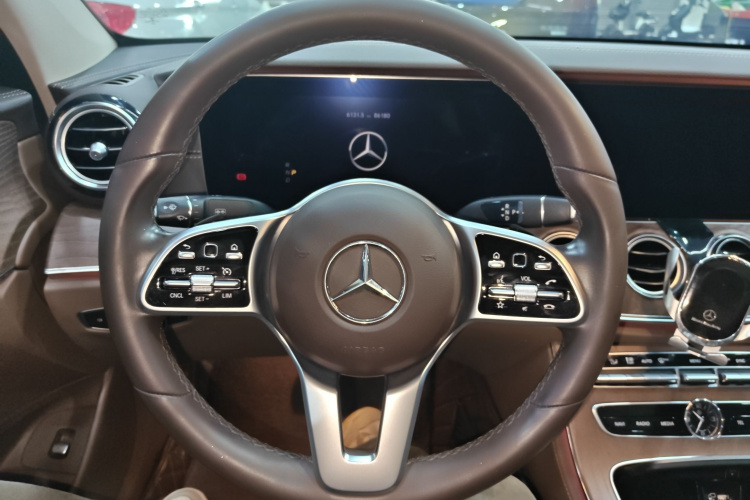 Mercedes-Benz E Class 2020 car image #21
