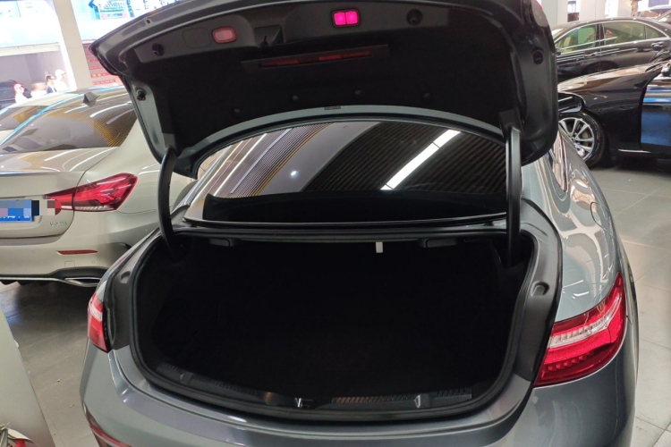 Mercedes-Benz E AMG 2021 صورة سيارة #21