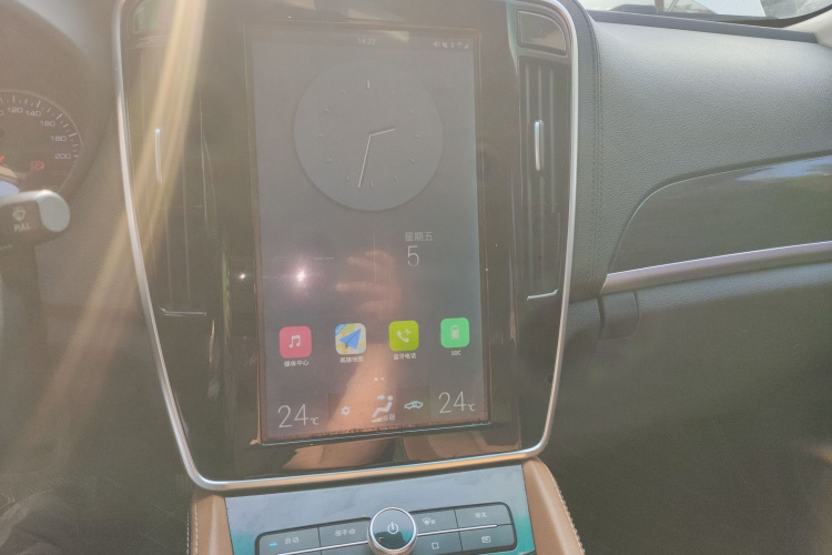 BYD Qin New Energy 2018 car image #21