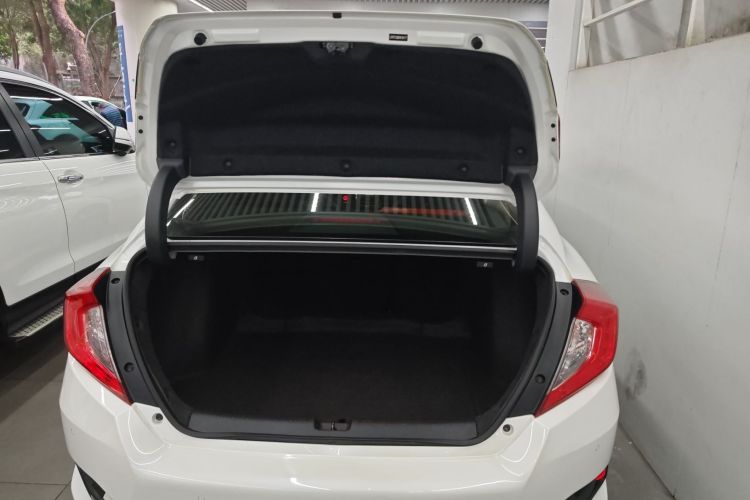 Honda Civic 2018 car image #21