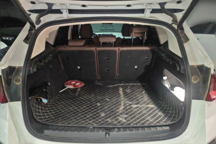 BMW iX1 2024 car image #21