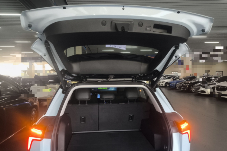 Chevrolet Equinox Plus 2025 car image #21