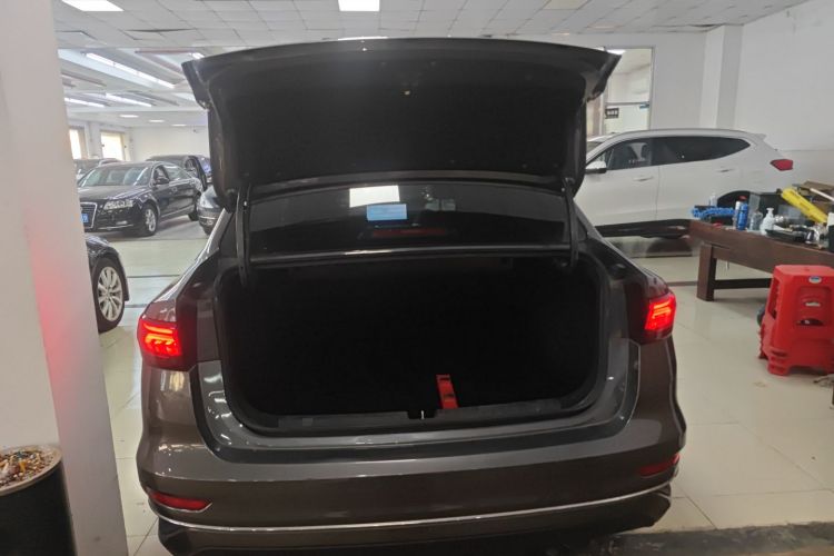 GEELY Emgrand 2024 car image #21