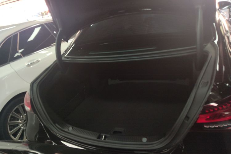 Mercedes-Benz E Class 2021 car image #21