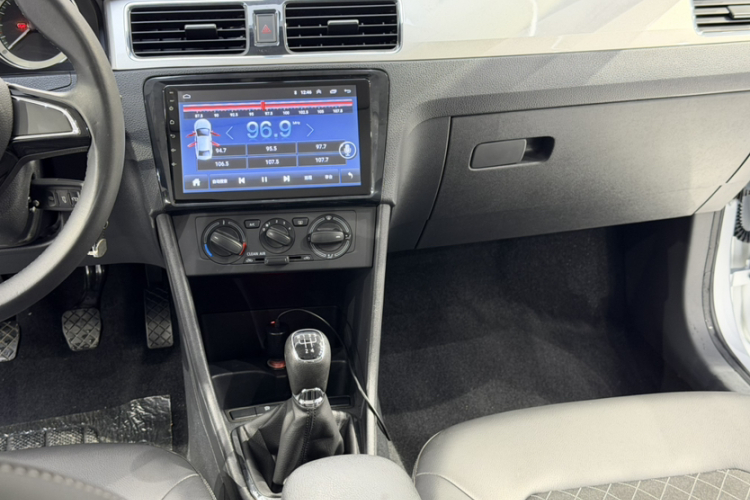 Skoda Rapid 2019 car image #21