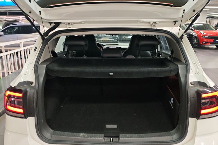 Volkswagen T-Cross 2019 #21 Volkswagen T-Cross 2019 car image #21