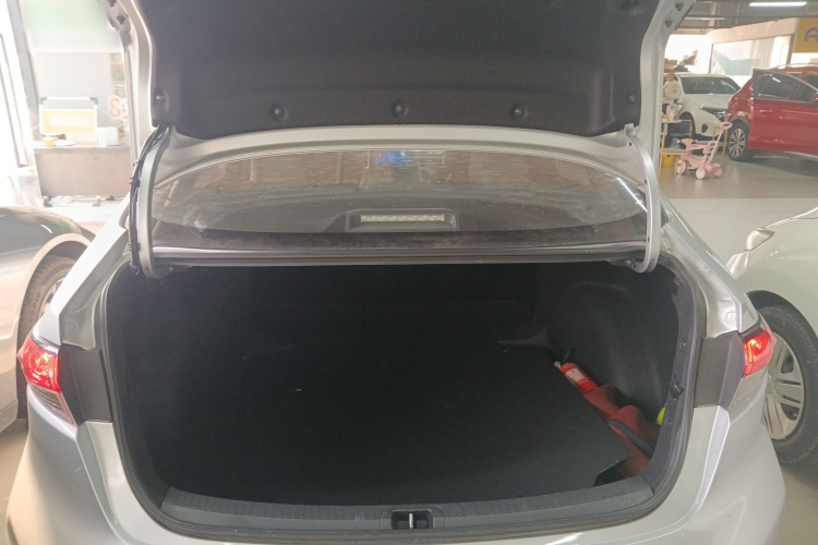 2021 car image #21