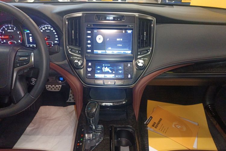 丰田 皇冠 2019 汽车图片 #21