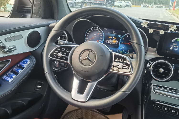 Mercedes-Benz GLC Coupe 2023 imagem de carro #21