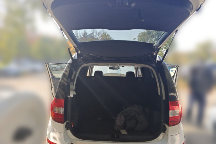 Skoda Yeti 2015 car image #21