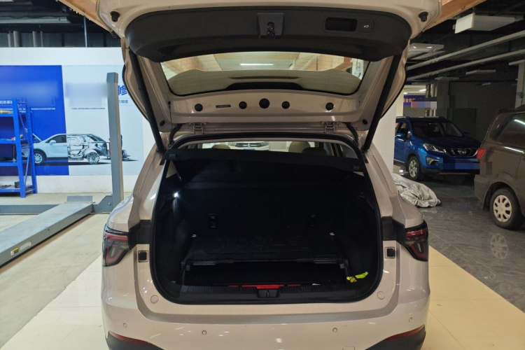 MG ES5 2024 #21 MG ES5 2024 car image #21