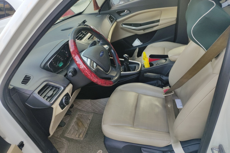 Ford Escort 2015 #21 Ford Escort 2015 immagine di auto #21