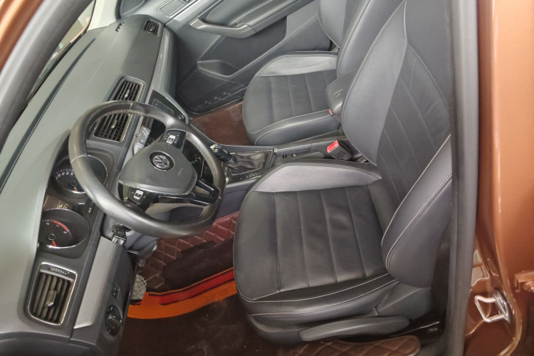 Volkswagen Gran Lavida 2018 immagine di auto #21