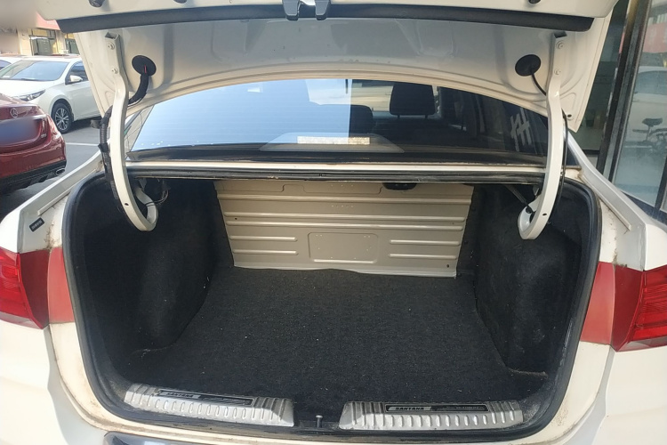 Santana 2018 car image #21
