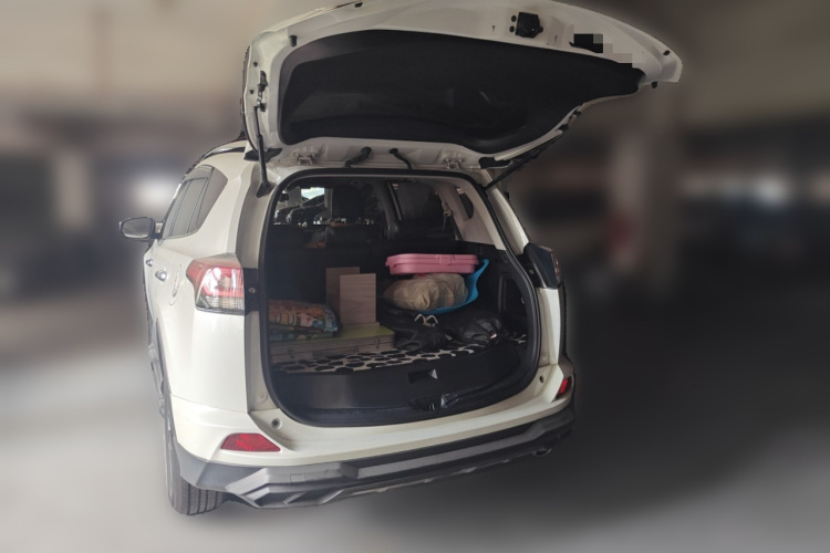 Toyota RAV4 2016 #21 Toyota RAV4 2016 car image #21