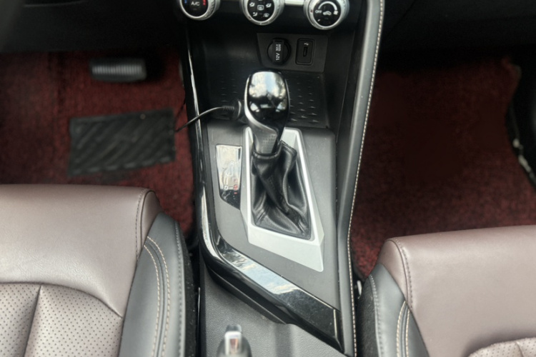 Changan CS15 2019 car image #21