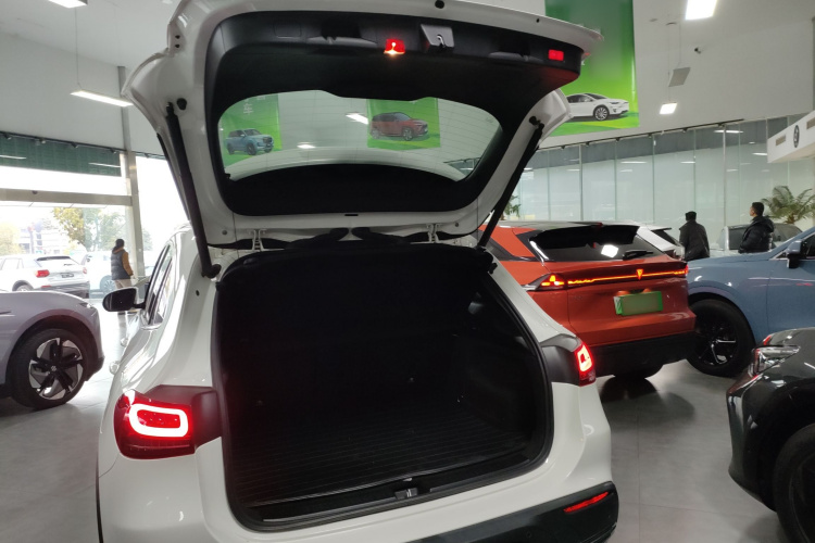 Mercedes-Benz EQA Class 2022 immagine di auto #21