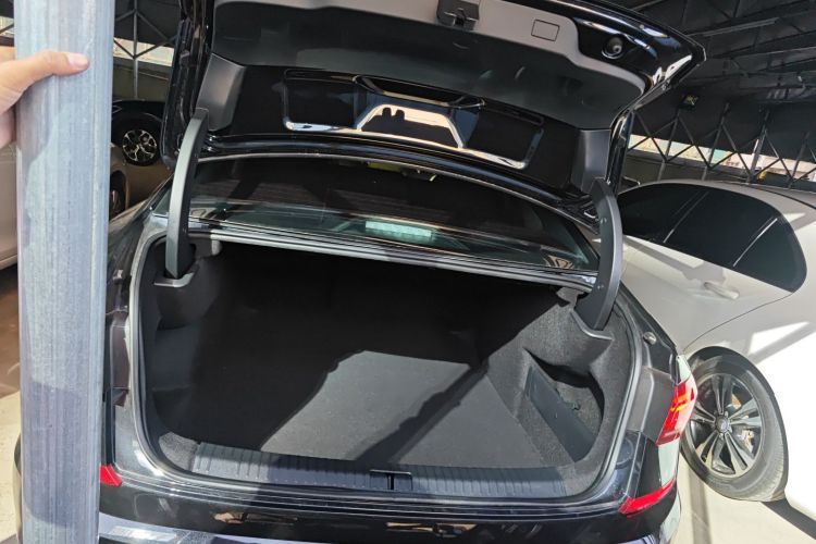 Volkswagen Passat 2024 car image #21