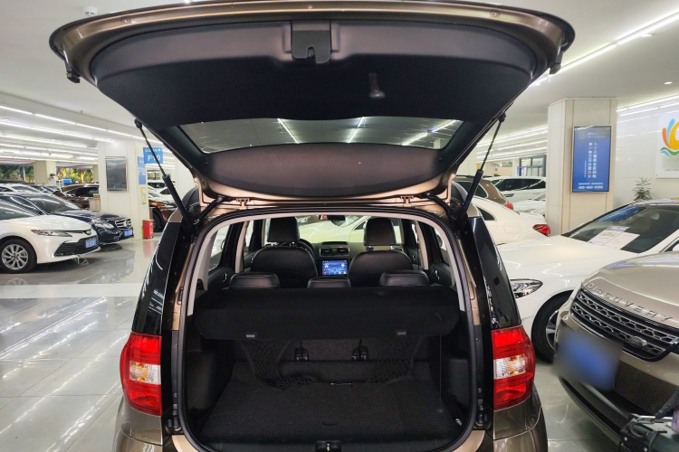 Skoda Yeti 2016 car image #21