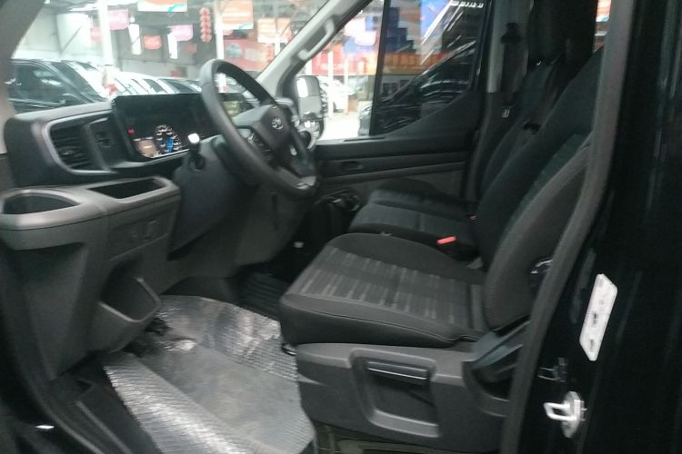 Ford Transit T8 2025 car image #21