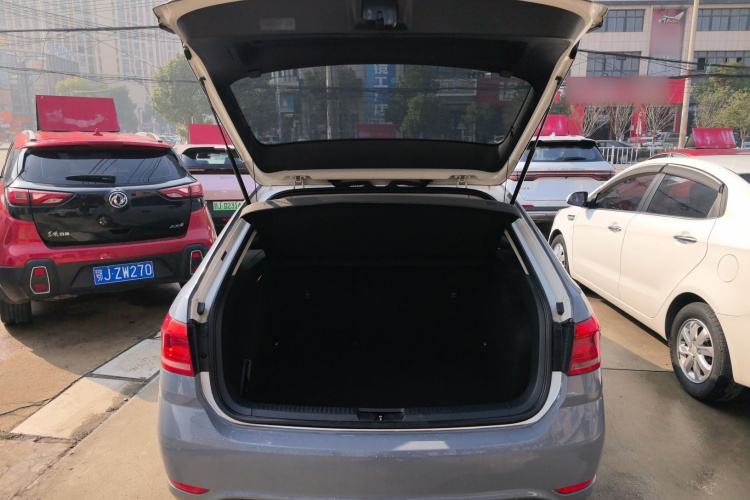 Volkswagen Gran Lavida 2015 car image #21