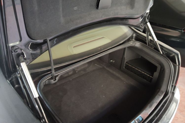 Volkswagen Pheaton 2013 immagine di auto #21