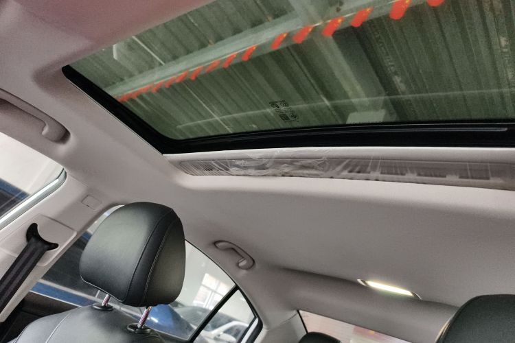 Roewe i5 2023 car image #21