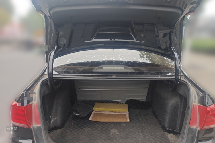 Santana 2018 car image #21