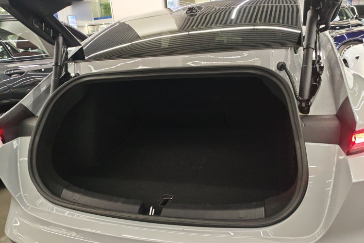 NIO ET5 2022 car image #21
