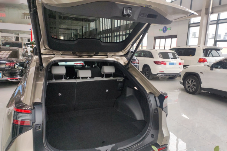 Toyota bZ4X 2022 immagine di auto #21