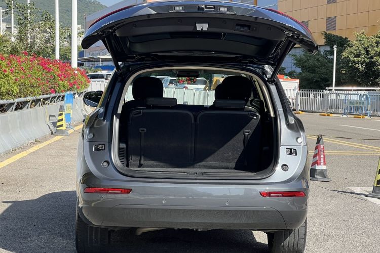 2023 car image #21