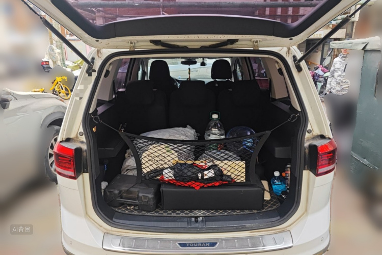 Volkswagen Touran 2021 car image #21