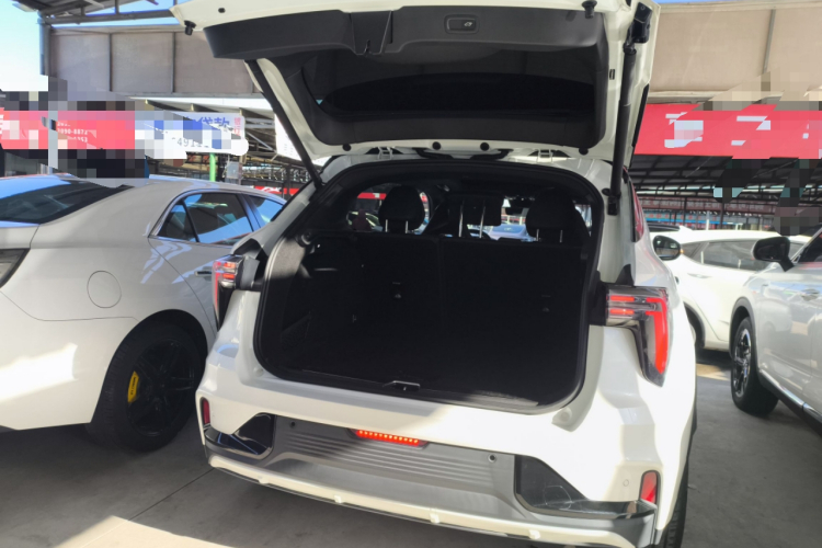 Lynk & Co 01 EM-P 2022 car image #21