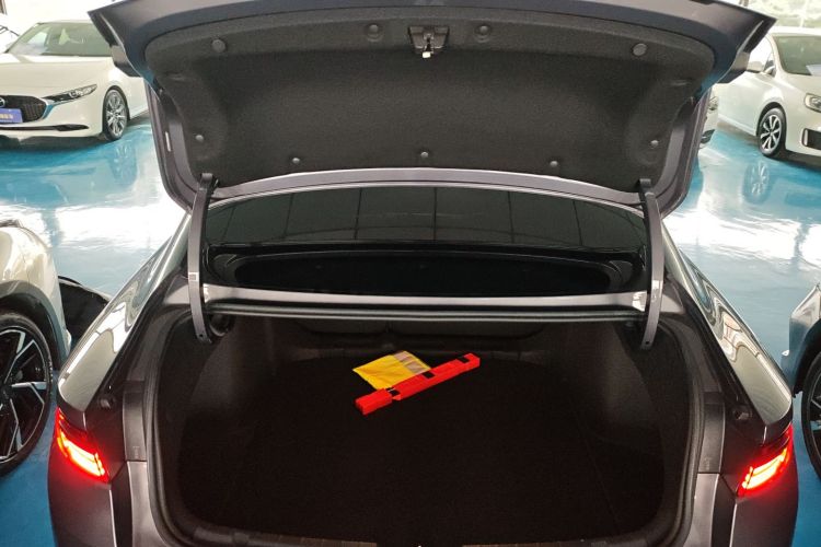 Preface 2024 immagine di auto #21
