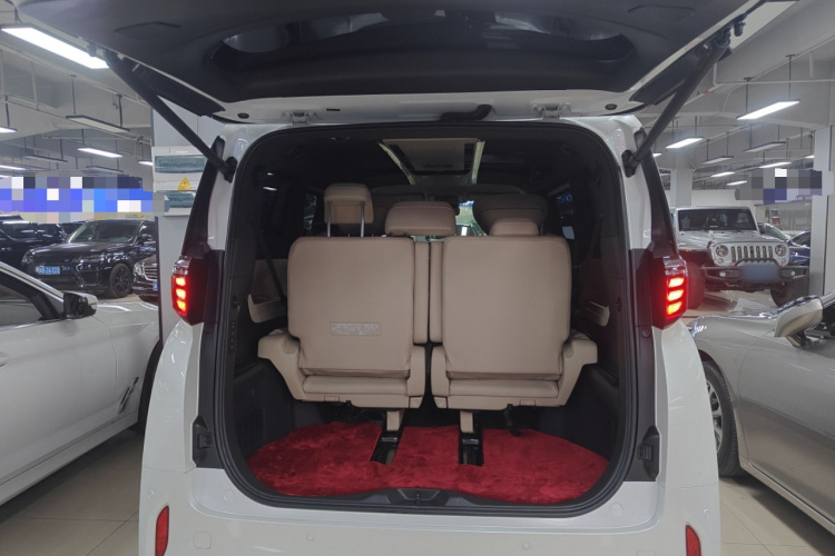 Toyota Alphard 2023 #21 Toyota Alphard 2023 car image #21