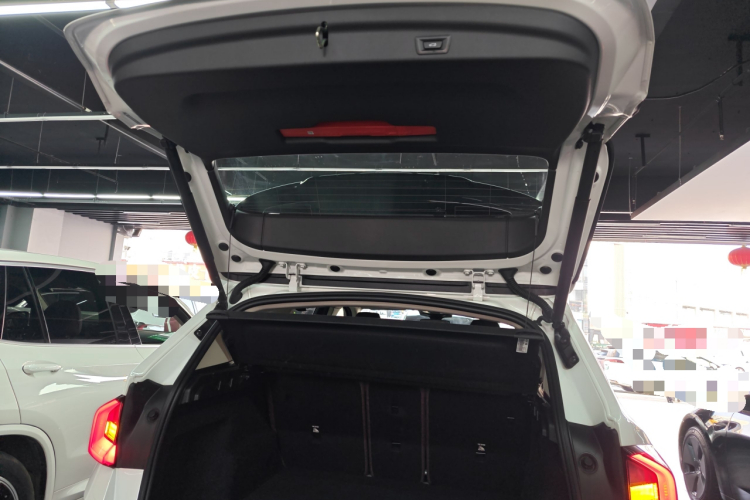 BMW iX1 2025 #21 BMW iX1 2025 صورة سيارة #21