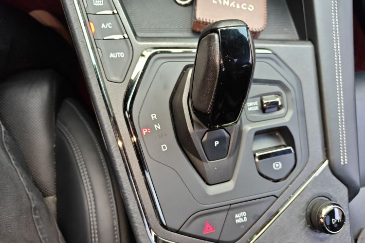 Lynk & Co 01 EM-P 2022 car image #21