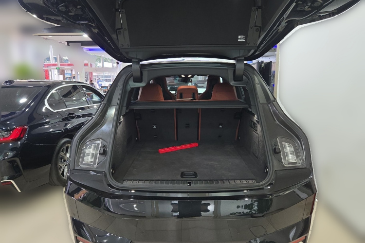 BMW iX 2024 immagine di auto #21