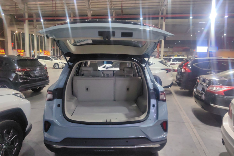 Wuling Asta 2021 #21 Wuling Asta 2021 صورة سيارة #21