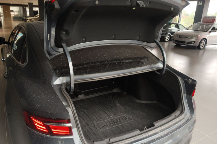 Preface 2022 #21 Preface 2022 immagine di auto #21