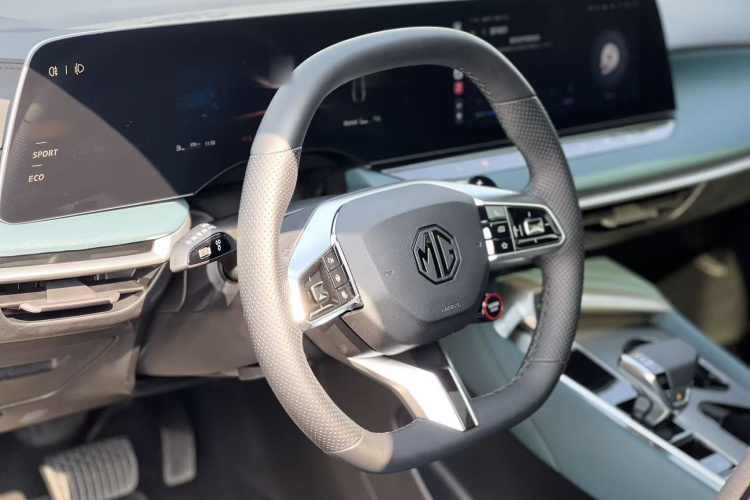 MG 7 2025 car image #21