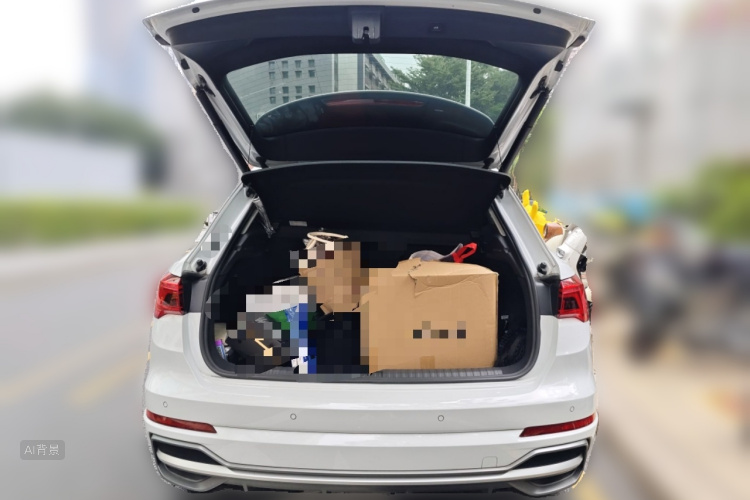 Audi Q3 2020 car image #21