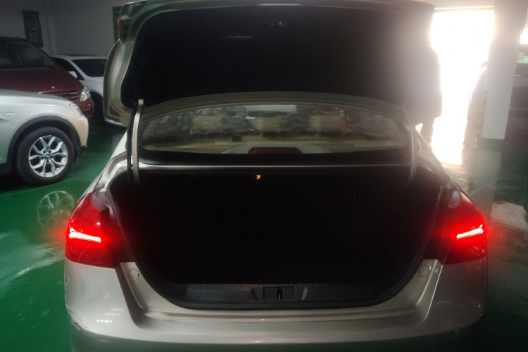 GEELY Emgrand 2019 car image #21