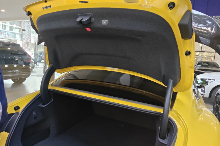 MI SU7 Ultra 2025 car image #21