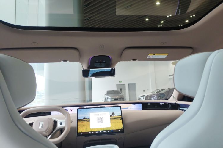 Avatr 07 2025 car image #21